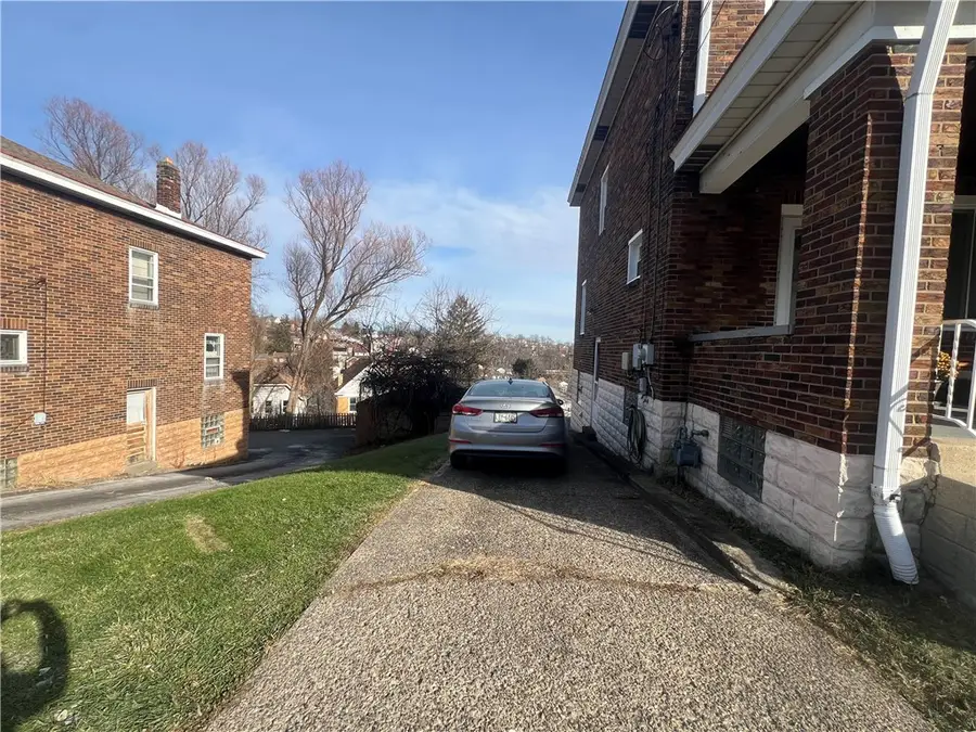 2931 Clermont Ave, Brentwood, PA 15227 - #3