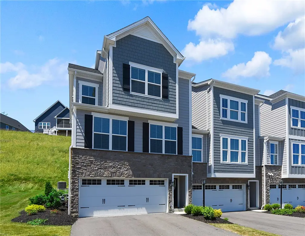 409 Spruce Ln, Canonsburg, PA 15317 - #1