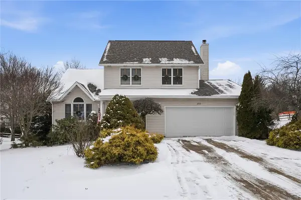 202 Holyoke Rd, Center Twp, PA 16001