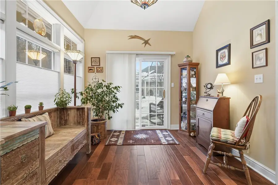 807 Cambridge Dr, Collier Township, PA 15142 - Image #3