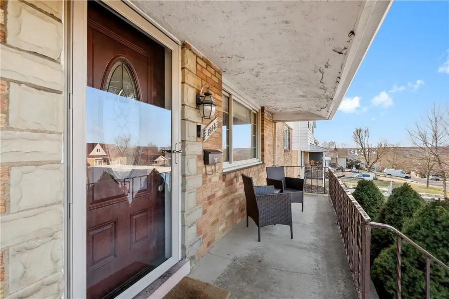 1915 Worcester Drive, Scott Township, PA 15243 - Image #2