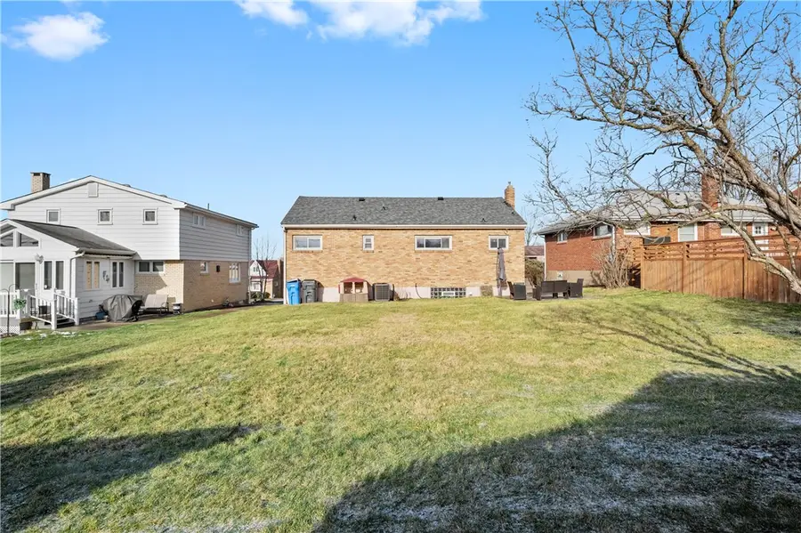 1915 Worcester Drive, Scott Township, PA 15243 - Image #3