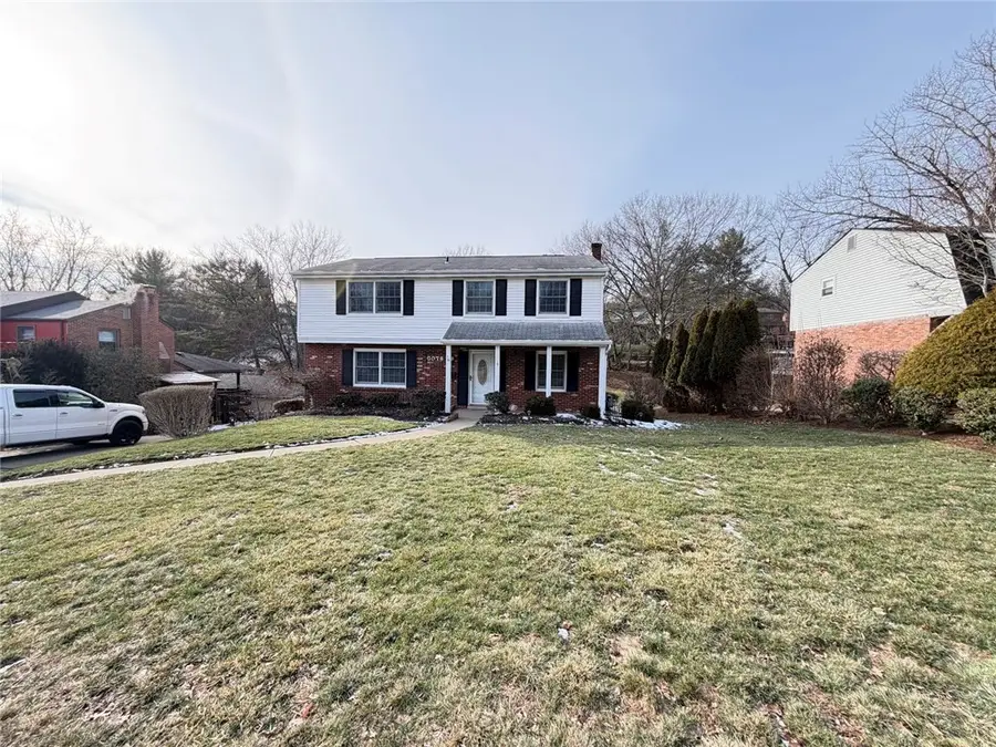 6078 Great Dane Dr, Bethel Park, PA 15102 - Image #2