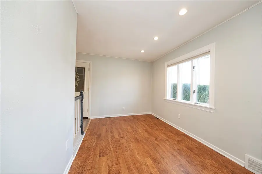 6356 Crestview Dr, South Park, PA 15129 - Image #3