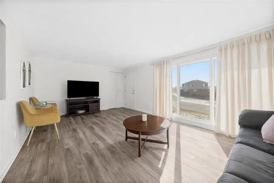 158 Bost Dr, West Mifflin, PA 15122 - #3