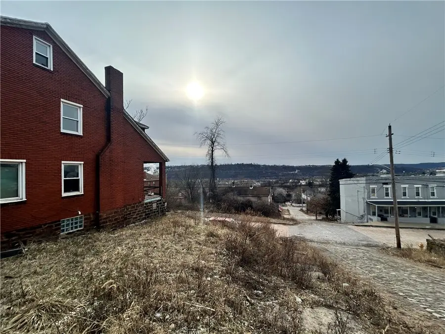 553 Price Ave, Braddock, PA 15104 - #3