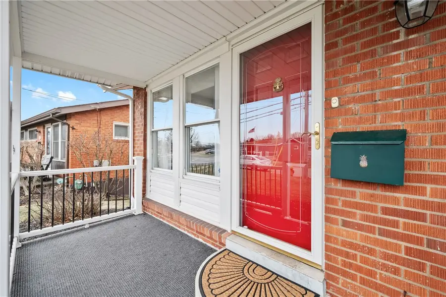 105 Woodridge Dr, Scott Township, PA 15106 - #2