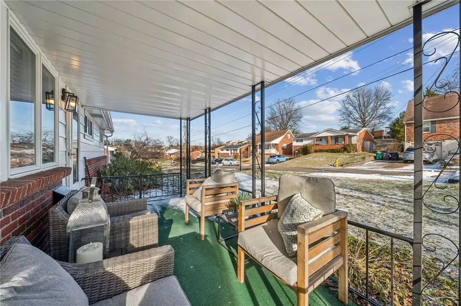 92 Claireview Dr, Scott Township, PA 15106 - Image #3