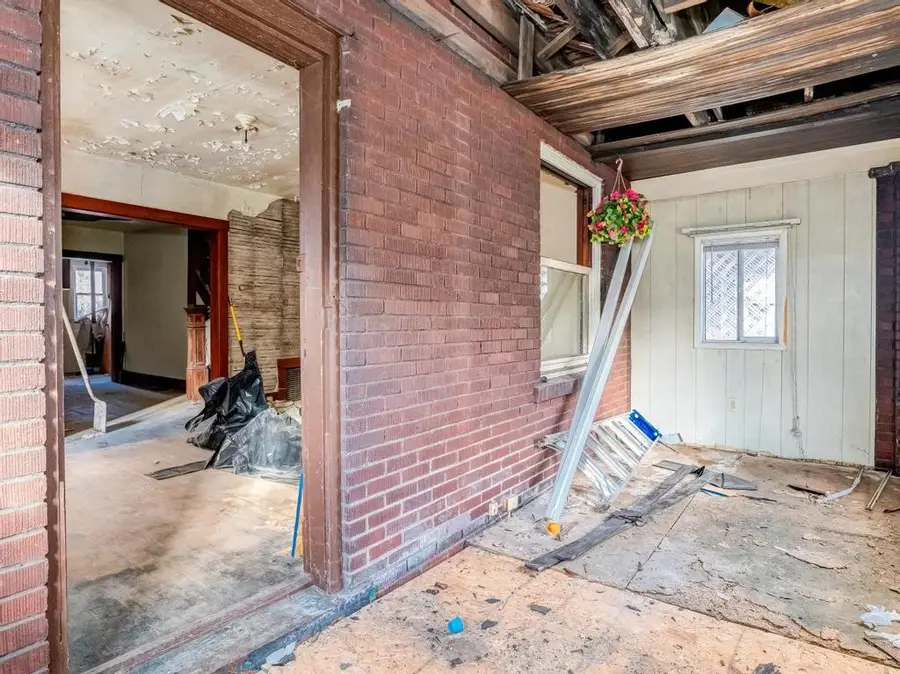 614 8th St, Beaver Falls, PA 15010 - #3