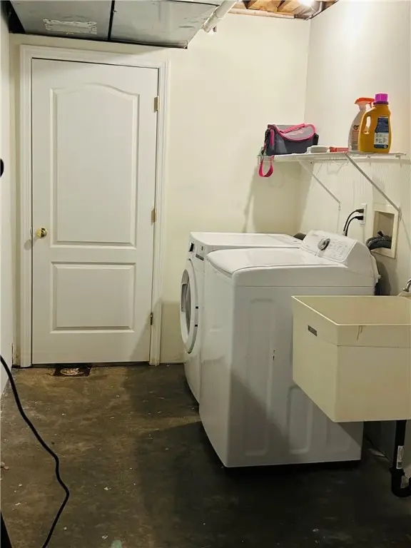 6912 Spring Valley Ln, Murrysville, PA 15632 - #3