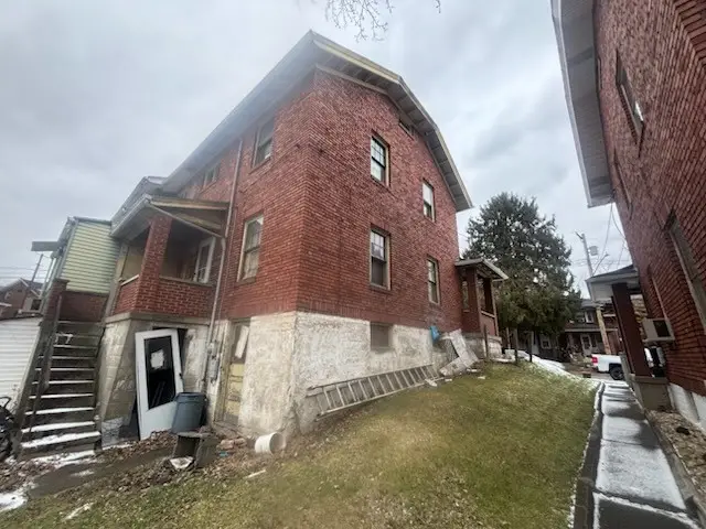 447 Ohio Ave, Clairton, PA 15025 - Image #2