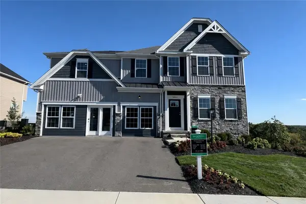 166 Victoria Dr, Moon/Crescent Twp, PA 15108