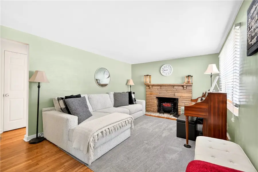 2003 Ewings Mill Rd, Moon Township, PA 15108 - Image #2