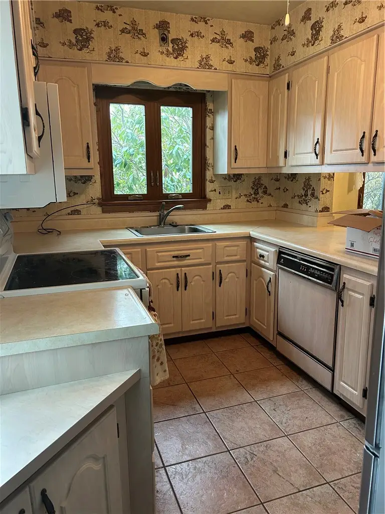 1117 Schweitzer, Greenock, PA 15135 - Image #3