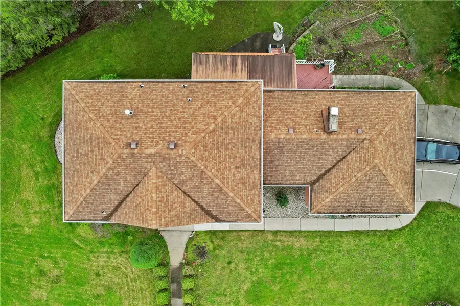 228 Meadowfield Ln, Jefferson Hills, PA 15025 - Image #3