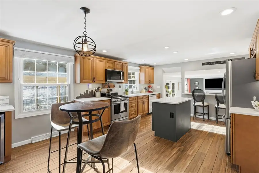 2345 Harrow Rd, Upper Saint Clair, PA 15241 - #3