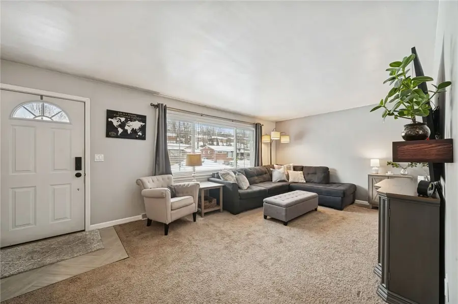 5269 Colewood Dr, Baldwin, PA 15236 - Image #2