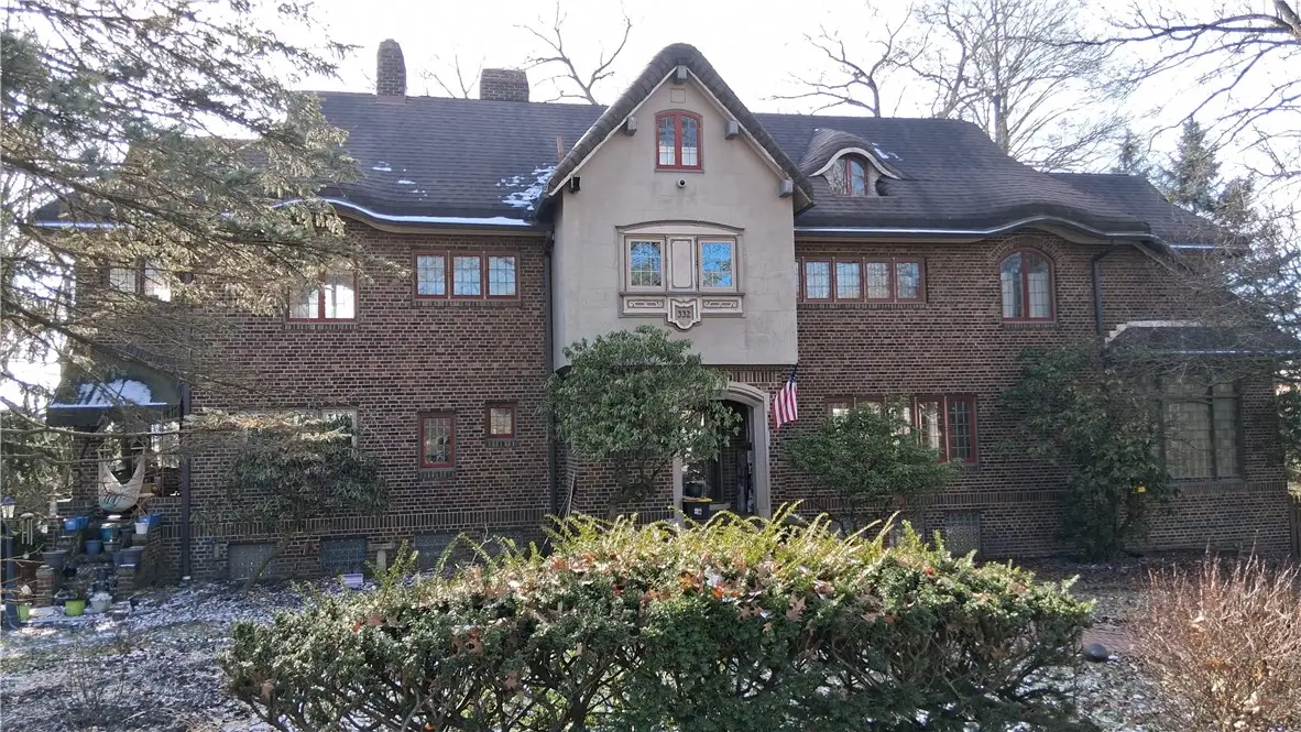 332 E Lincoln Ave, New Castle, PA 16101 - #1