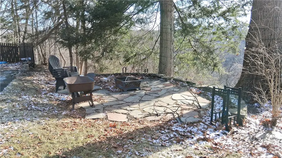 332 E Lincoln Ave, New Castle, PA 16101 - #3