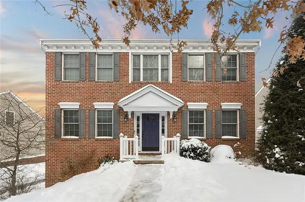 1086 Woodlawn Dr, North Strabane, PA 15317