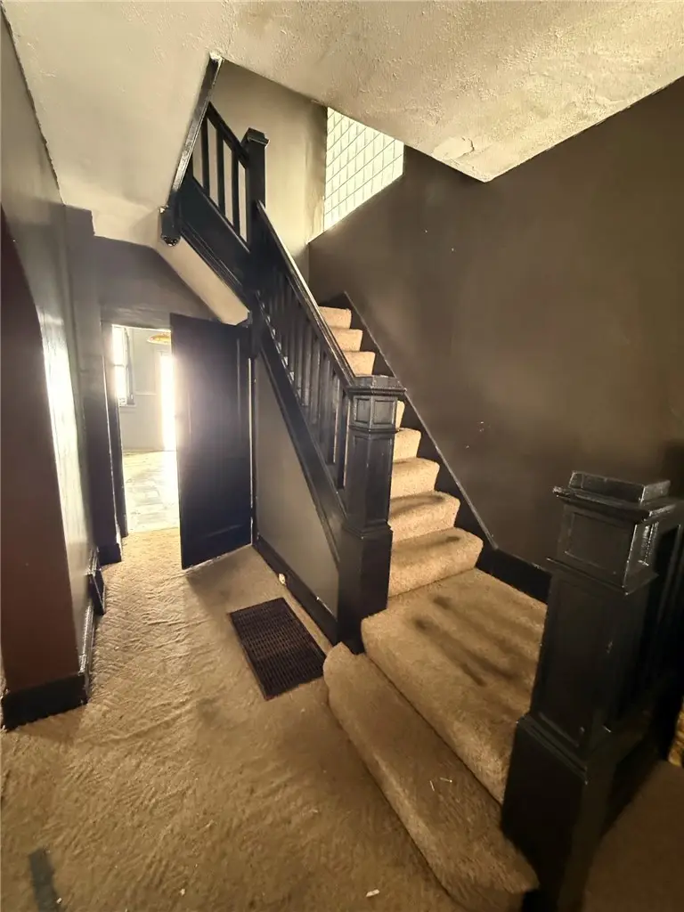 420 Parkwood Rd, Pittsburgh, PA 15210 - Image #2