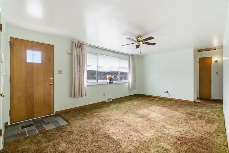 1241 Pleasantvue Dr, Baldwin, PA 15227 - Image #3