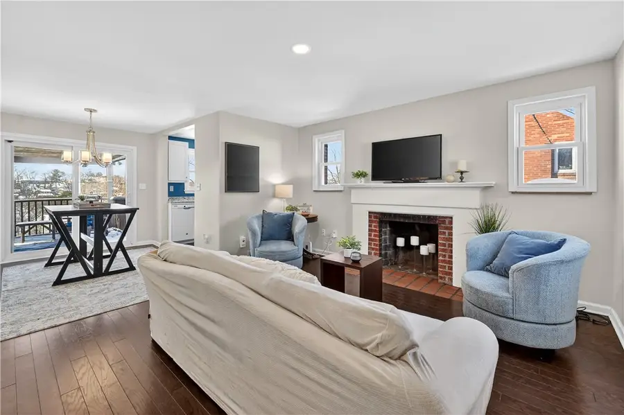 19 Locust Ln, Upper Saint Clair, PA 15241 - #3