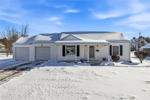 96 N Crescent Dr, Hermitage, PA 16148