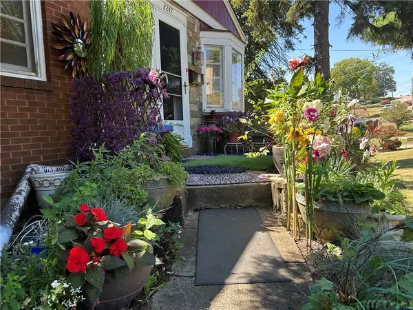 2247 Vermont Avenue, West Mifflin, PA 15122