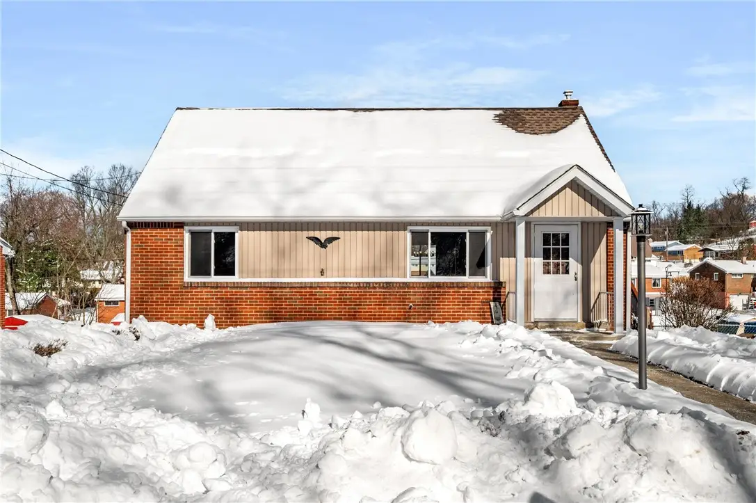 678 Colonial Manor Rd, North Huntingdon, PA 15642 - Image #1