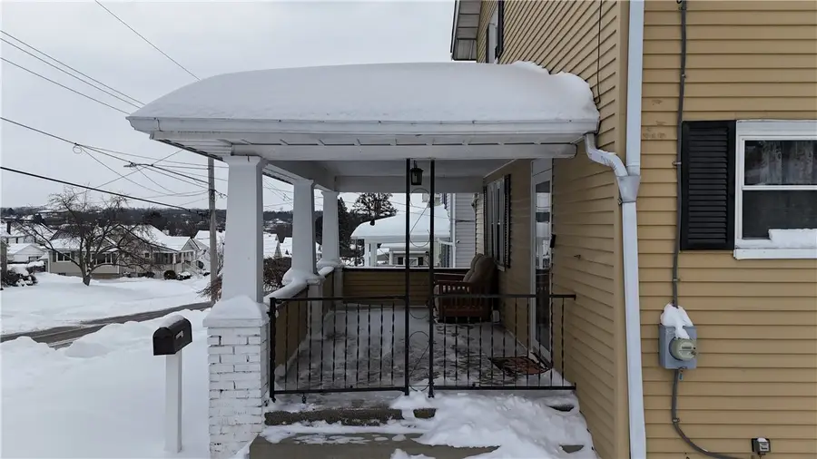 910 Temple Ave, New Castle, PA 16101 - #3