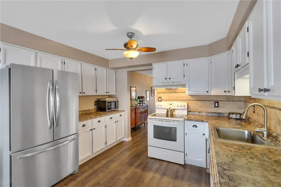 422 Edgetree Ln, Murrysville, PA 15668 - #3