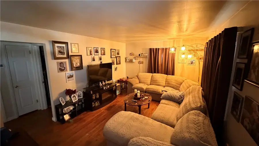 464 Greenridge Rd, New Kensington, PA 15068 - #2