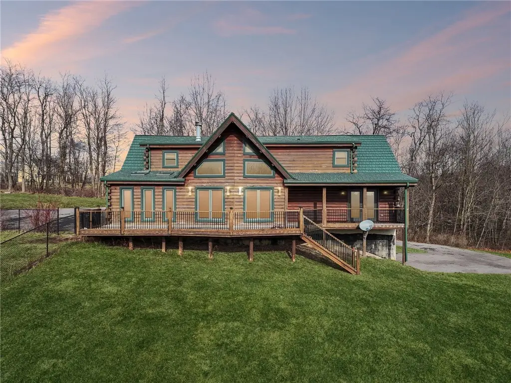 315 Frankfort Springs Dr, Hanover, PA 15043 - #1