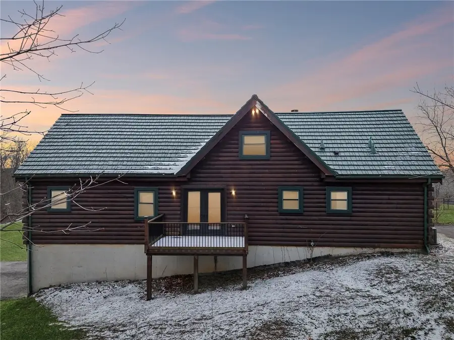 315 Frankfort Springs Dr, Hanover, PA 15043 - #2