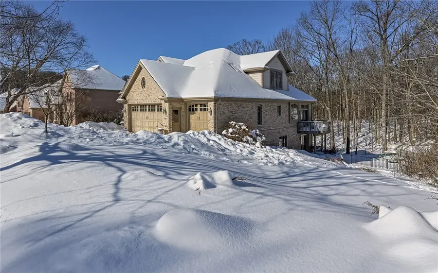 807 Gallant Fox Ln, Cranberry Township, PA 16066 - Image #2