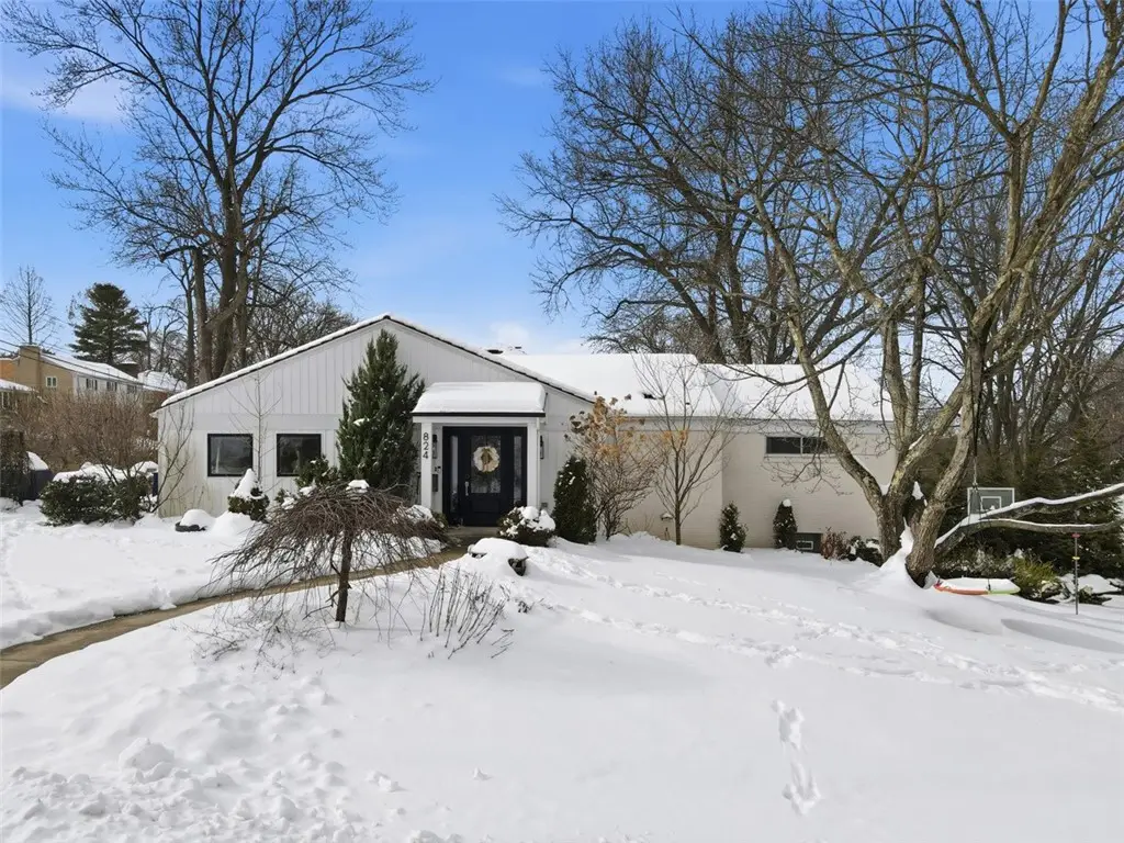 824 Foxland Dr, Mount Lebanon Township, PA 15243 - #1