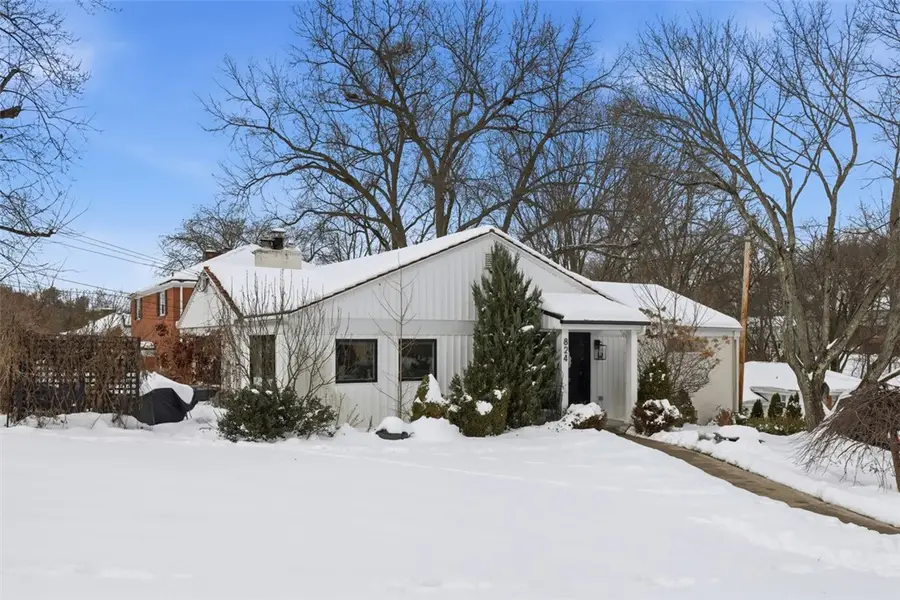 824 Foxland Dr, Mount Lebanon Township, PA 15243 - #2