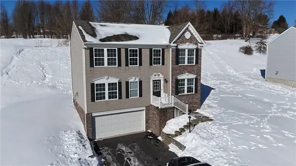515 Galileo Dr, Rostraver, PA 15012