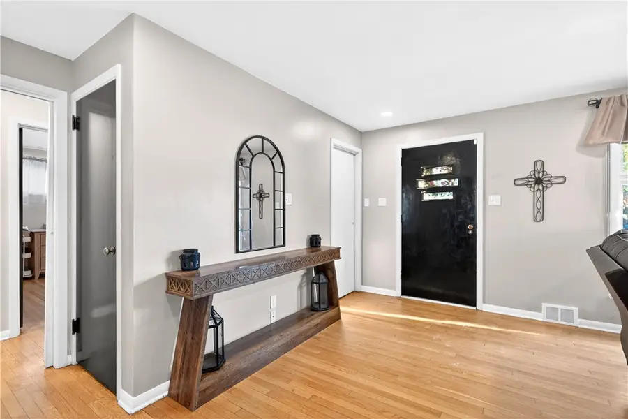 710 Santone Drive, Hempfield, PA 15601 - Image #3