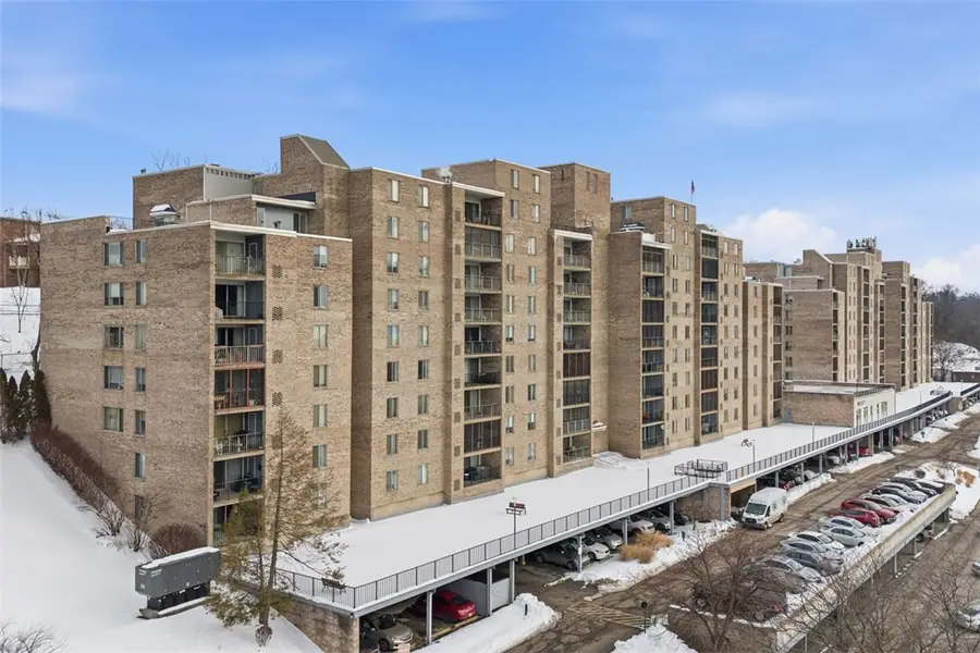 2160 Greentree Rd #604W, Scott Township, PA 15220 - #3