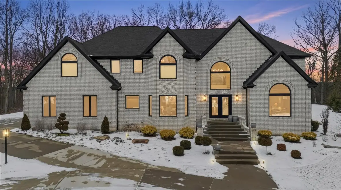 1514 Fox Chase Dr, Franklin Park, PA 15143 - #1