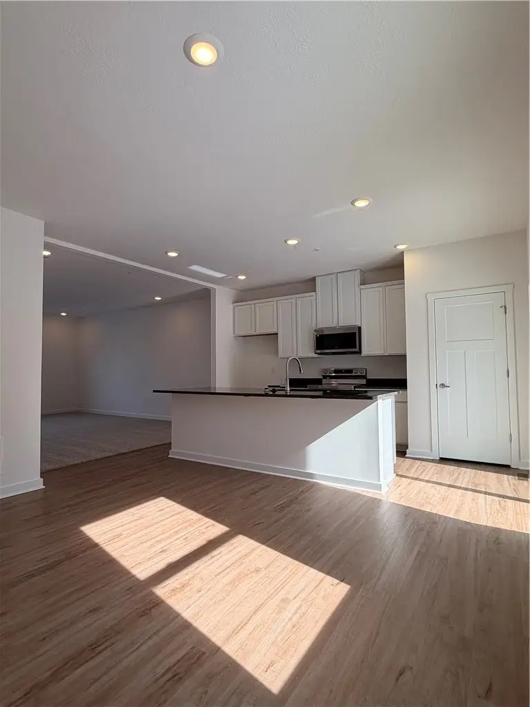 2004 Canterbury Dr #212C, Imperial, PA 15126 - Image #3