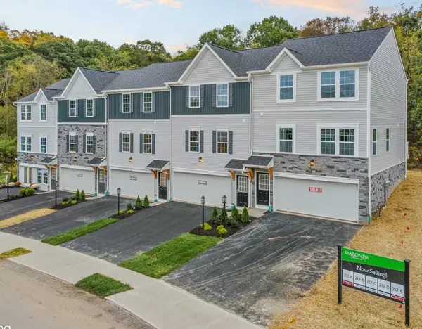 2006 Canterbury Dr, Imperial, PA 15126