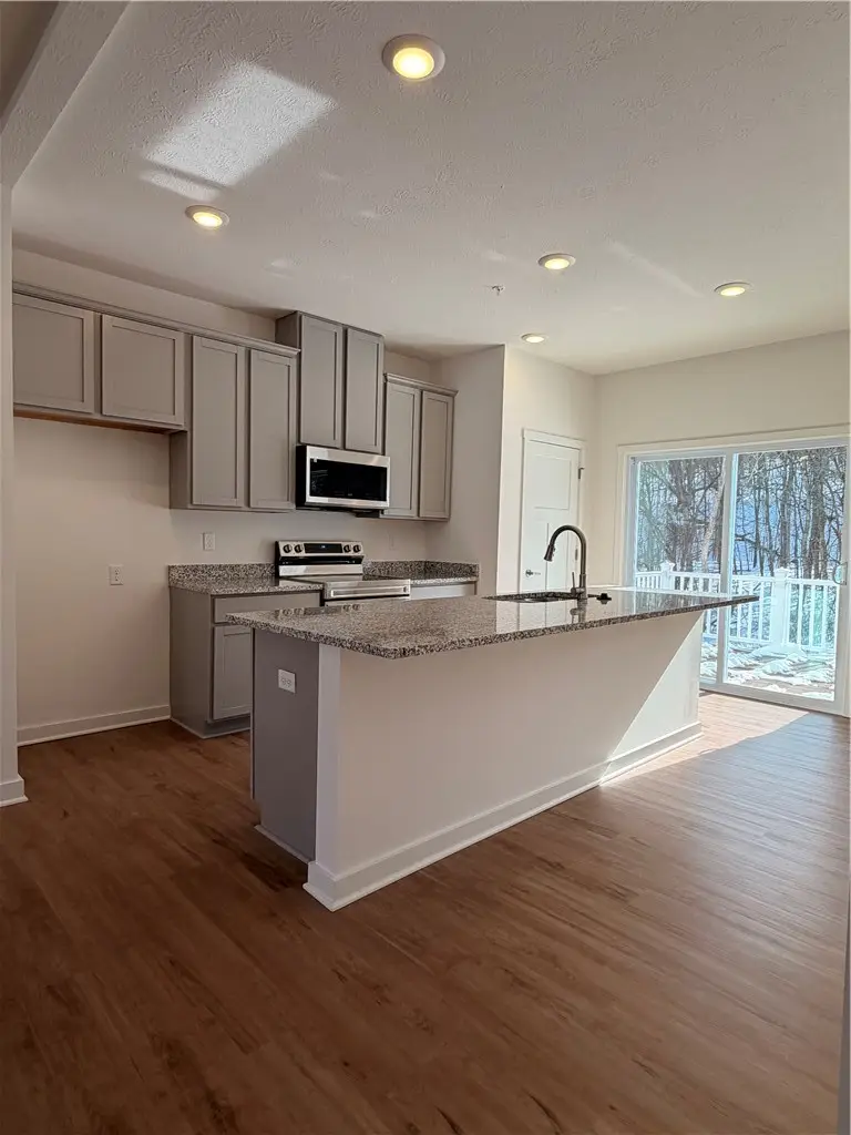 2006 Canterbury Dr, Imperial, PA 15126 - #3