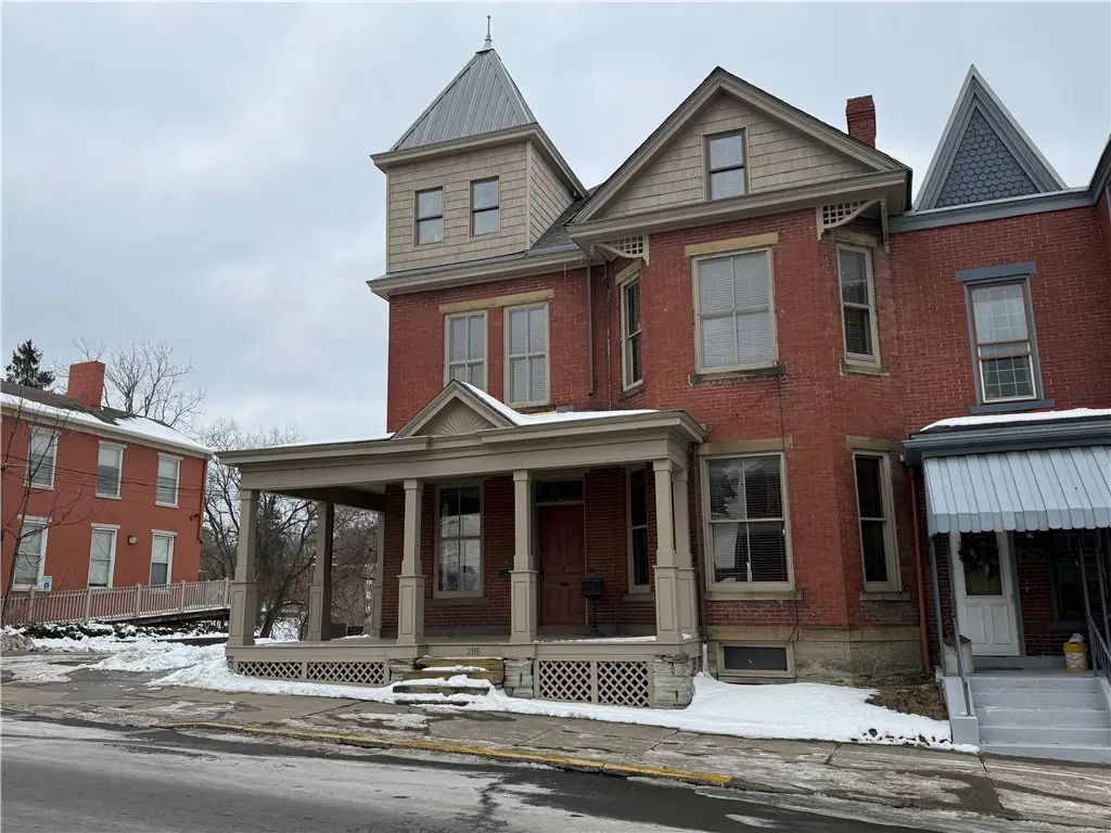 205 E High Street, Waynesburg, PA 15370 - #1