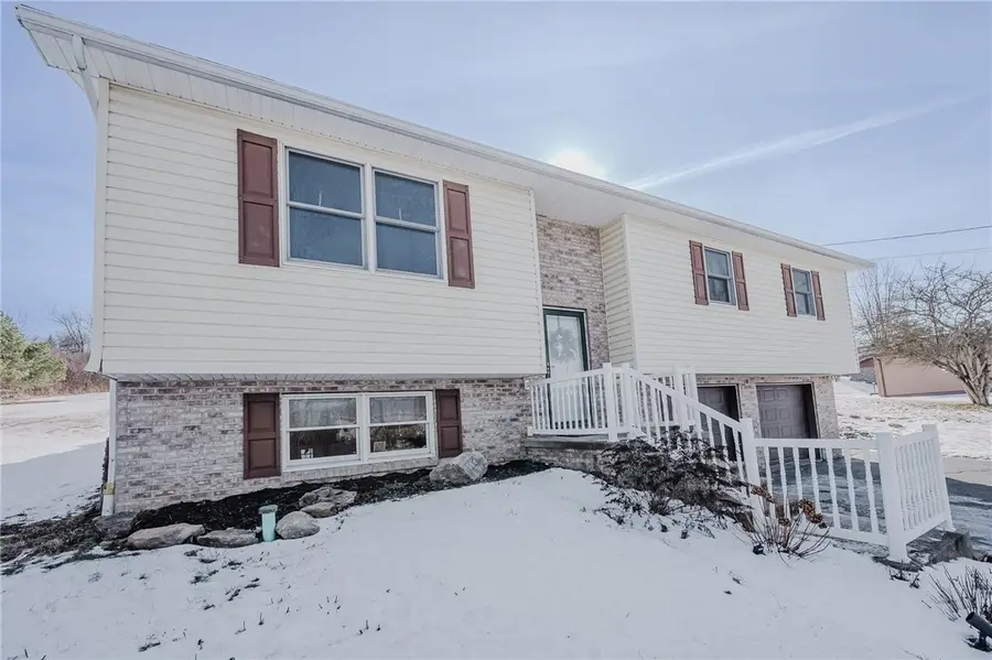 306 Pleasant View Dr, West Hills, PA 16201 - Image #2