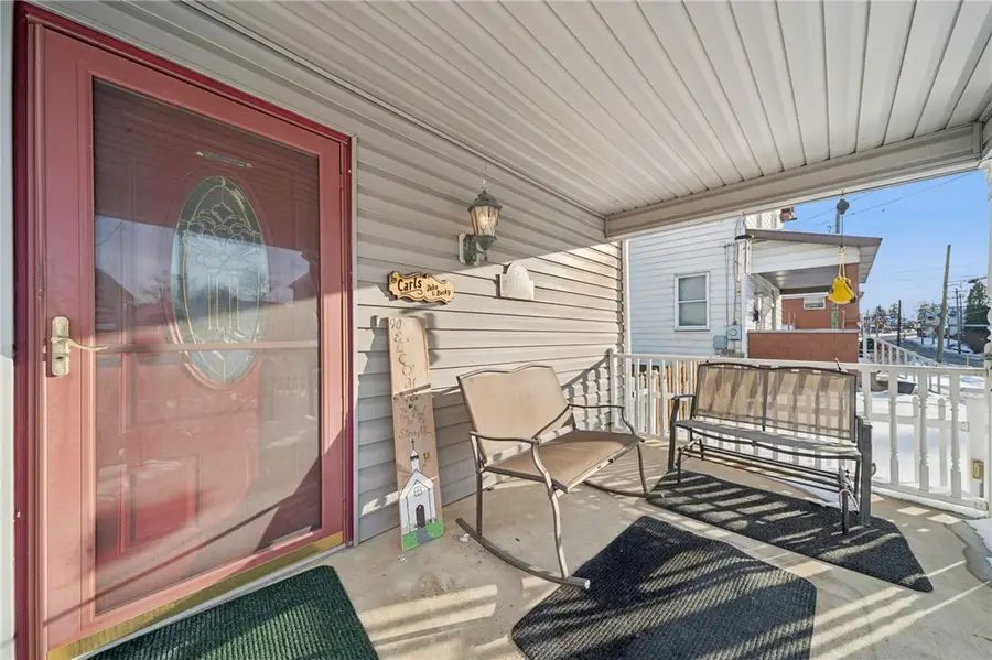 318 S 4th, Youngwood, PA 15697 - #2