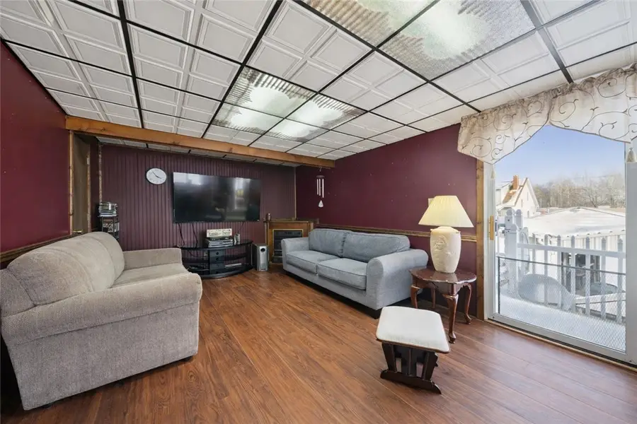 318 S 4th, Youngwood, PA 15697 - #3