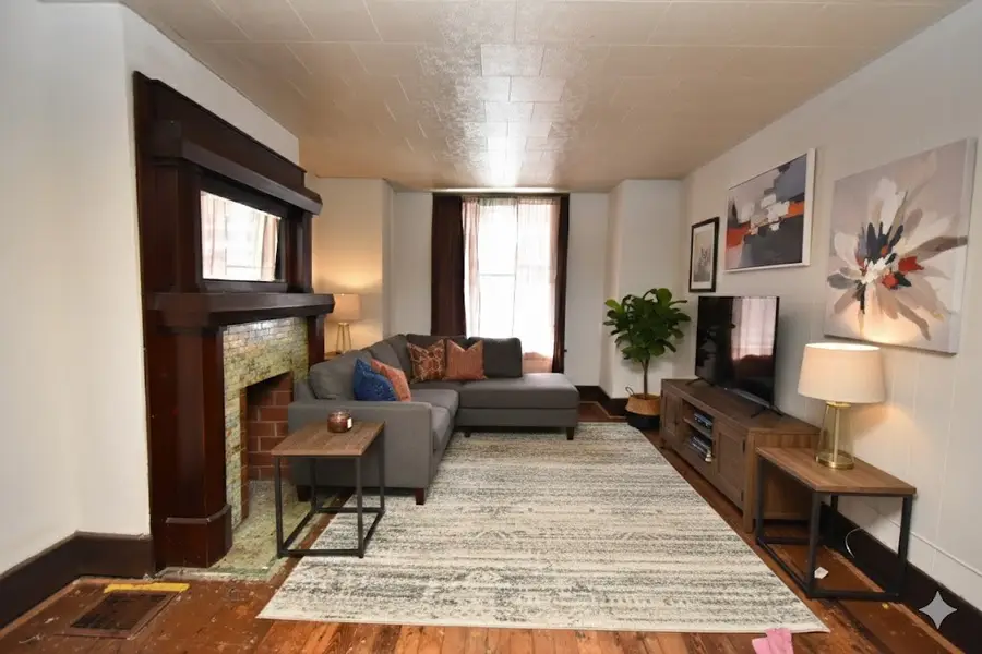 615 E 9th Avenue, Munhall, PA 15120 - #3